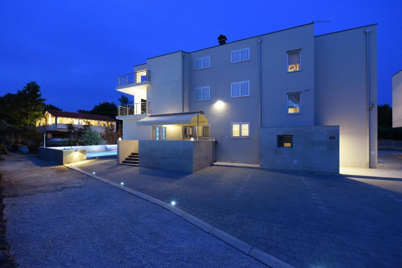 Apartmani Iva Vir Exterior photo