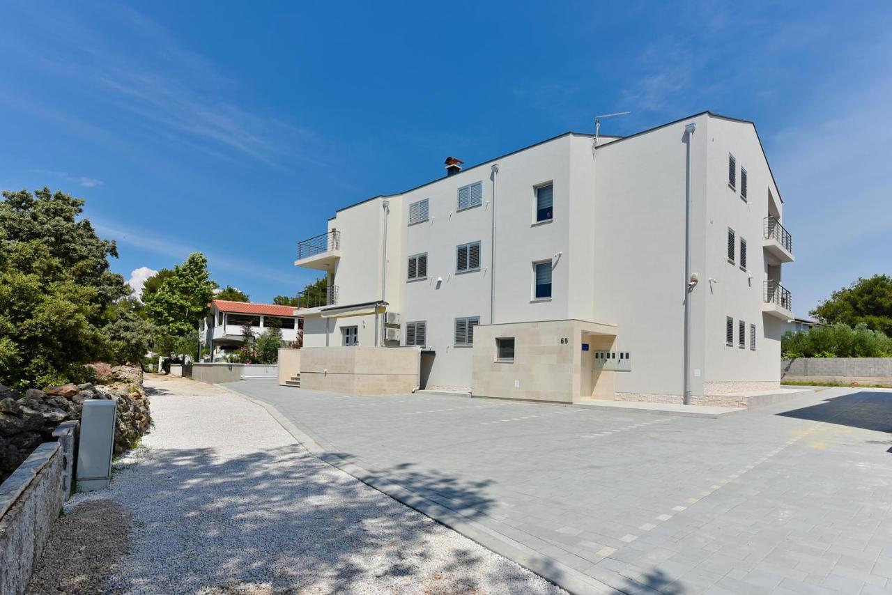 Apartmani Iva Vir Exterior photo