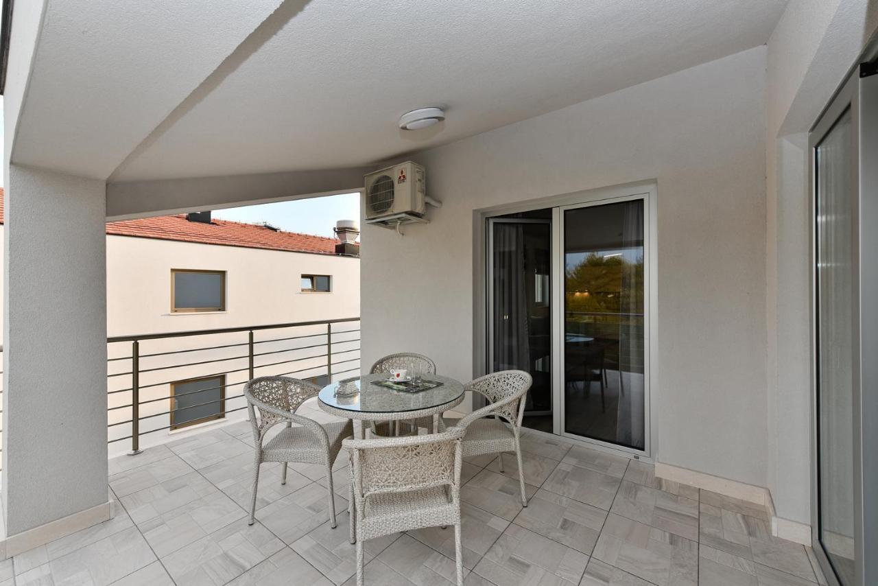 Apartmani Iva Vir Exterior photo